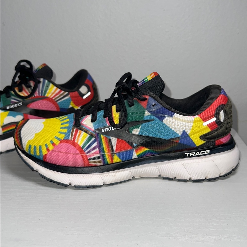 Brooks Women's Trace 2 Running Sneakers Multicolor Geometric